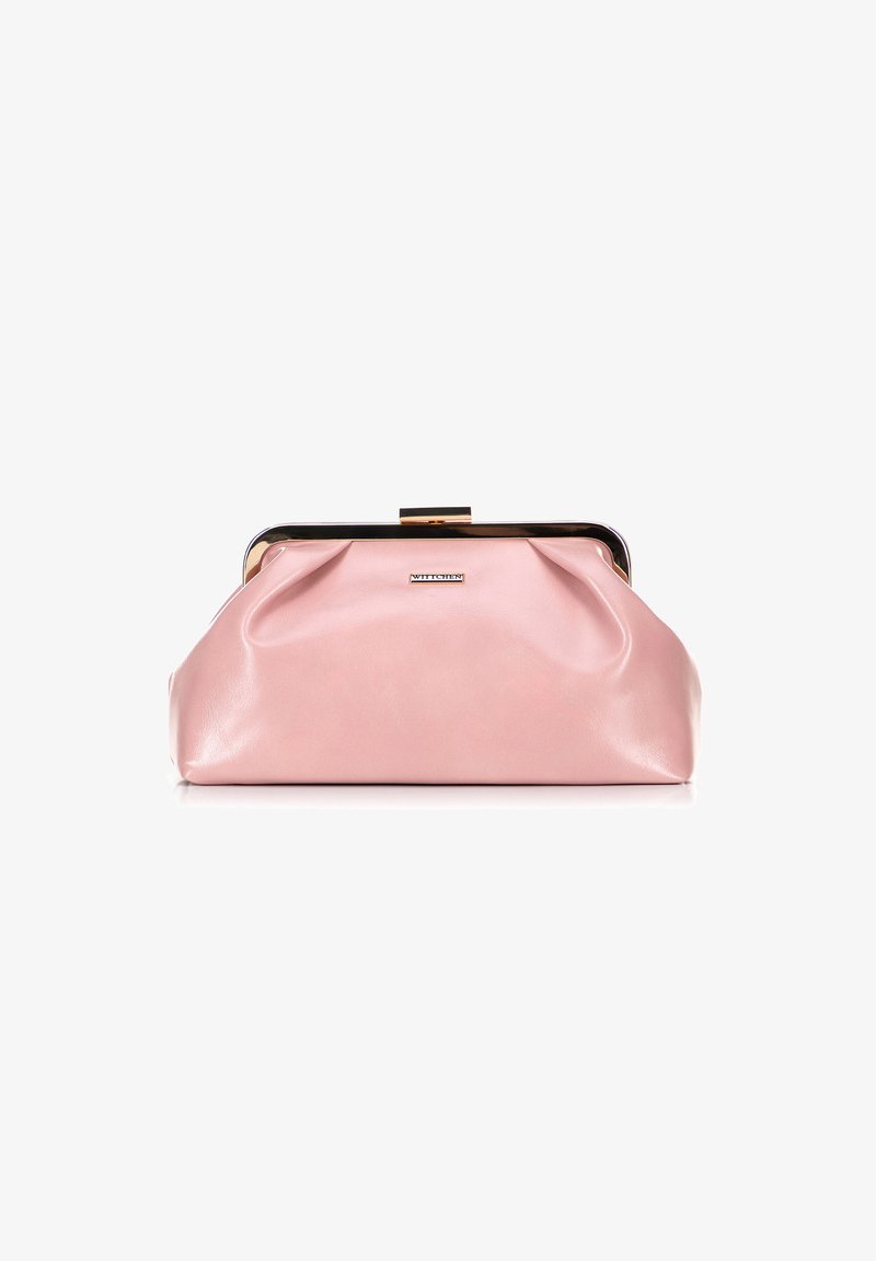 Pochette en cuir rose clair avec une forme arrondie, des détails froncés et une fermeture à cadre en ton doré. Présente une plaque logo à l'avant.