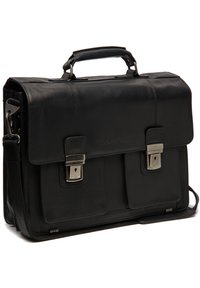 Zwarte leren aktetas met een gestructureerd ontwerp, voorzien van zilveren hardware, een handvat bovenaan en een voorklep met twee gespsluitingen.