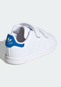 adidas Originals STAN SMITH COMFORT CLOSURE KIDS - Baby shoes - cloud white   cloud white   blue bird