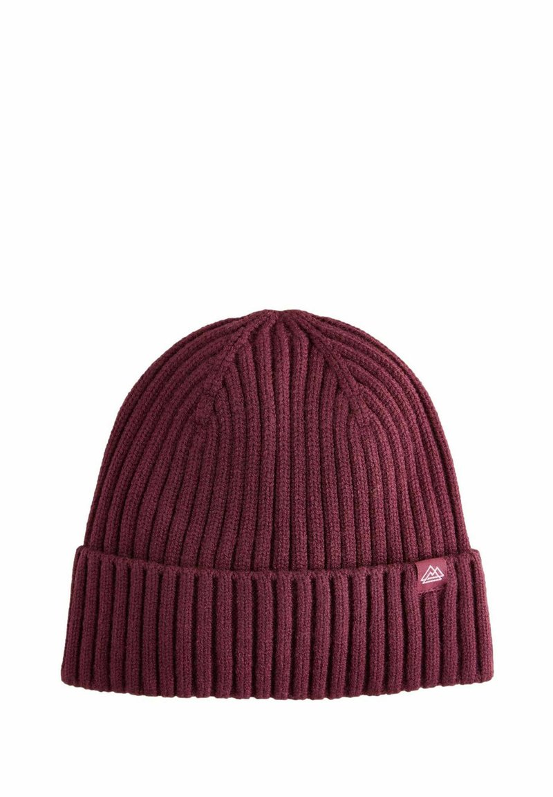 Berretto lavorato a maglia bordeaux con texture a coste verticali, visiera piegata e un piccolo logo rosa a forma di montagna sul lato.