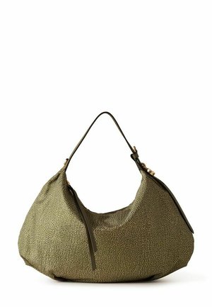 Sac à main vert olive doux avec un motif texturé, une bandoulière simple et des détails de garniture foncée sur les côtés et les tirettes de fermeture éclair.