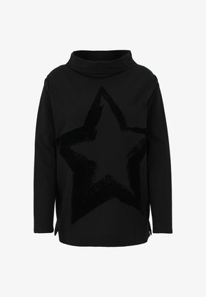 Schwarzer Pullover mit langen Ärmeln, hohem Kragen und einem großen strukturierten Sternmuster auf der Vorderseite.