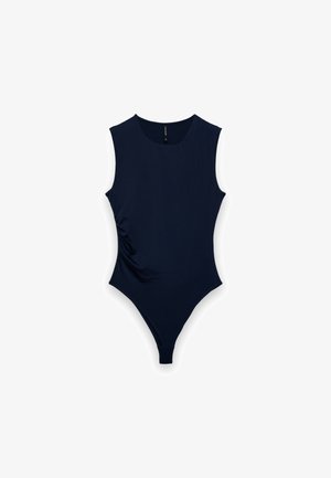 Body blu navy con scollo rotondo, design senza maniche, dettaglio di arricciatura laterale e silhouette aderente. Realizzato in tessuto morbido.