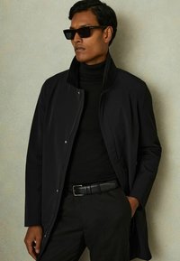 Reiss REGULAR FIT - LOGAN HYBRID REMOVABLE NECK - Geacă - black