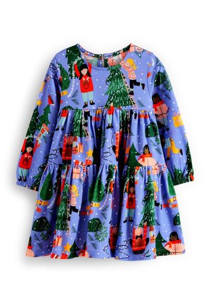 Robe bleue à manches longues pour enfants avec jupe à volants présentant des scènes de Noël avec des enfants décorant des sapins, des cadeaux et des éléments d'hiver.
