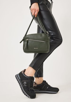Sneakers - black