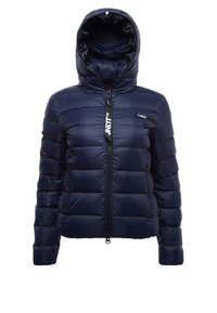 Granatowa kurtka puchowa z kapturem, mająca pikowany wzór, przedni zamek błyskawiczny i akcenty z logo. Lekki materiał zapewnia dodatkowe ciepło i wygodę.