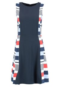 Vestido sin mangas en azul marino con paneles laterales a rayas multicolores que presentan patrones en rojo, azul claro, negro y blanco. Textura de tela suave.