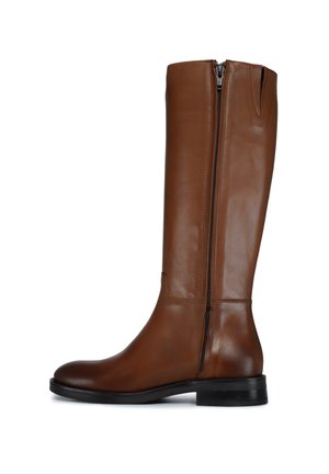 Stivaletti alti fino al ginocchio in pelle marrone con un design elegante, chiusura laterale con zip, punta tondeggiante e tacco nero basso. Texture liscia e accenti minimi.
