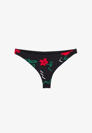 Schwarze Bikinihose mit roter Blume und grünen sowie weißen abstrakten Linienmustern auf weißem Hintergrund.