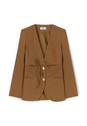 Brauner, maßgeschneiderter Blazer mit langen Ärmeln, tiefem V-Ausschnitt, zwei vorderen Taschen, Knopfverschluss und passendem Taillengürtel.