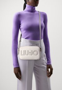 LIU JO CAMERA CASE - Borsa a tracolla - true champagne