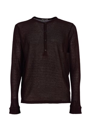 Ciemnobrązowa lekka dzianinowa koszula z długim rękawem, okrągłym dekoltem i listwą z czterema guzikami, przedstawiona na białym tle.