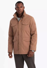 Unselected, brown