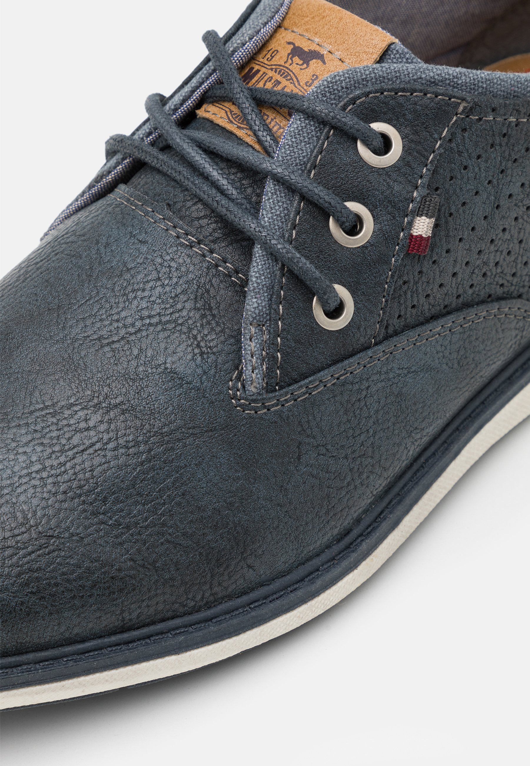 chaussure mustang bleu