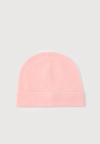 Berretto lavorato a maglia rosa con risvolto. Il tessuto presenta una trama a coste, che offre flessibilità e calore. Finitura liscia.