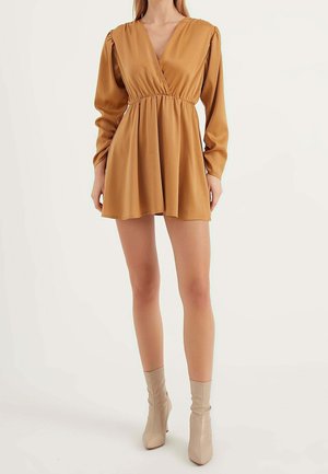 Vapaa-ajan mekko - gold-coloured