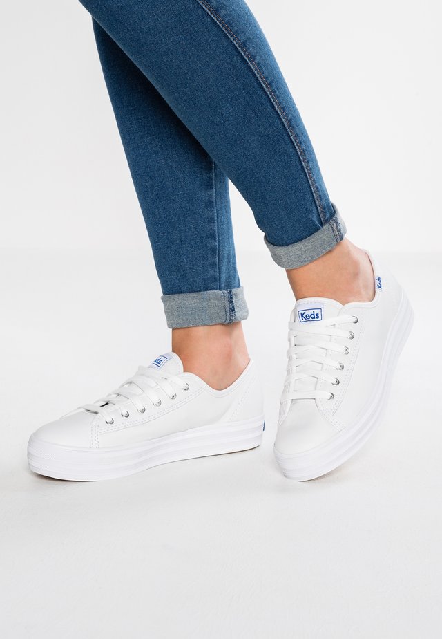 TRIPLE KICK CORE LEATHER - Zapatillas - white