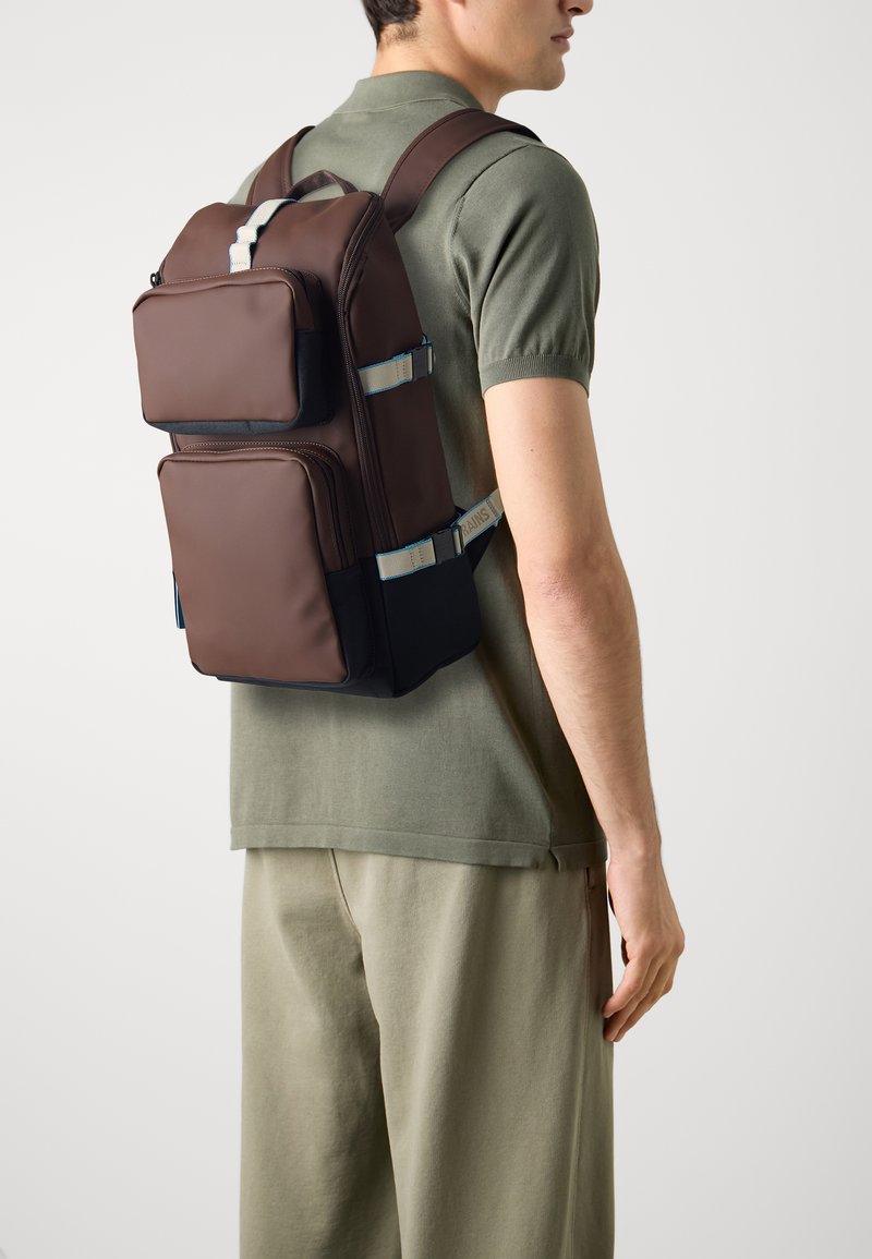 Rains TRAIL CARGO BACKPACK UNISEX - Mochila - frame