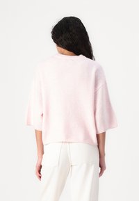 Gina Tricot SHORT SLEEVE - Camisola - chalk pink