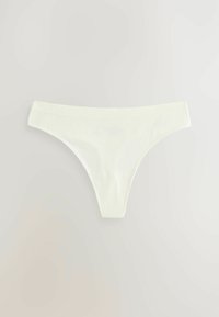 Witte ribben thong onderbroek met een naadloos ontwerp, voorzien van een smalle tailleband en een minimalistische vorm, gemaakt van een zachte stof.