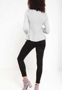 Derhy Striktrøje - grey