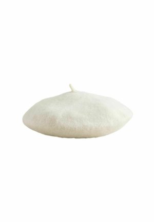 Hvid uld baret med en lille topstilk, vist fladt på en hvid baggrund.