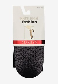 Czarne modne skarpetki do kolan z teksturowanym wzorem w diamenty, zapakowane w biało-czerwone opakowanie z ilustracją nogi. Jeden rozmiar.