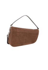 Borsa a tracolla in suede marrone dalla forma curva, caratterizzata da una singola tracolla grigia, accessori in argento e chiusura con cerniera. Texture liscia, design minimalista.