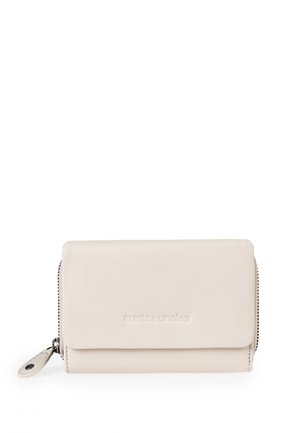 Beige Leder Geldbörse mit einem Reißverschluss. Hat eine strukturierte Oberfläche und ein dezentes geprägtes Logo auf der Vorderseite. Kompakte rechteckige Form.
