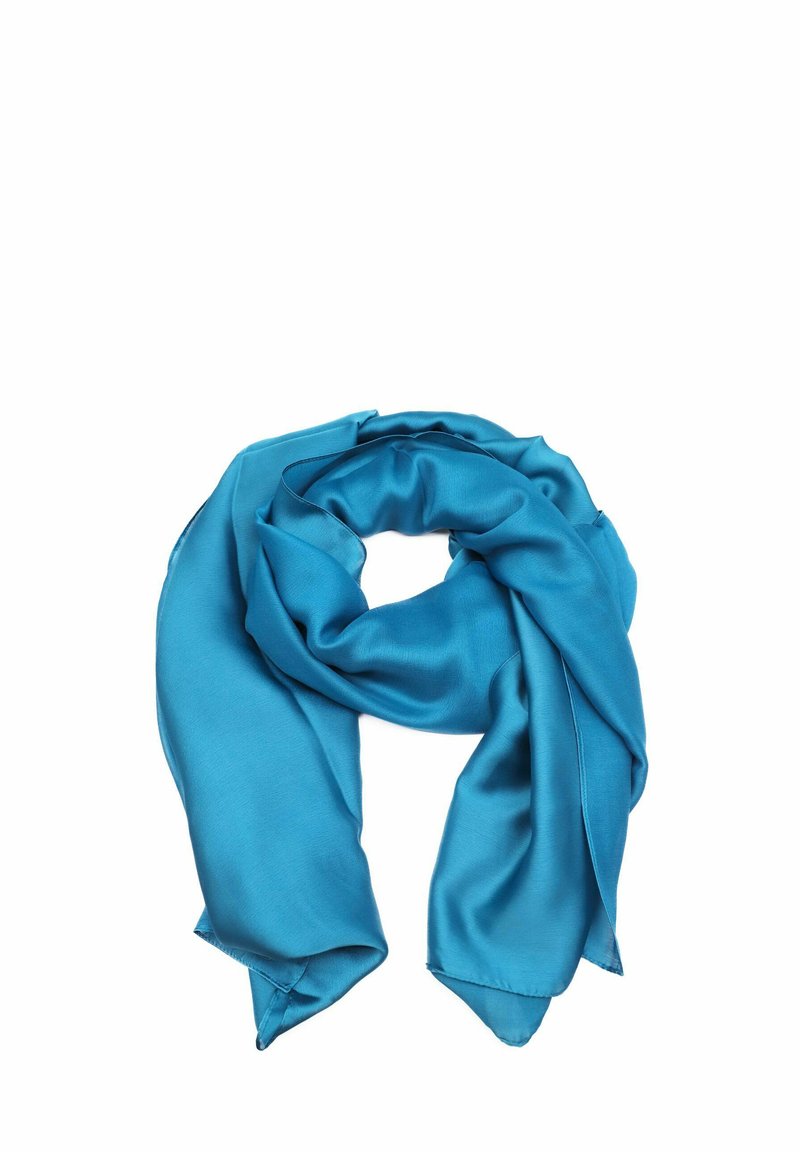 Foulard di seta turchese, leggero, con texture liscia, drappeggio morbido e estremità affusolate. Senza modelli visibili o dettagli hardware.