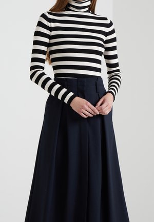 Pullover - black
