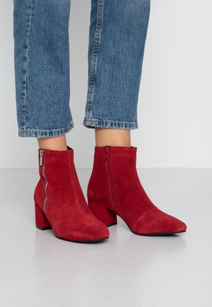 Ankle boots - red