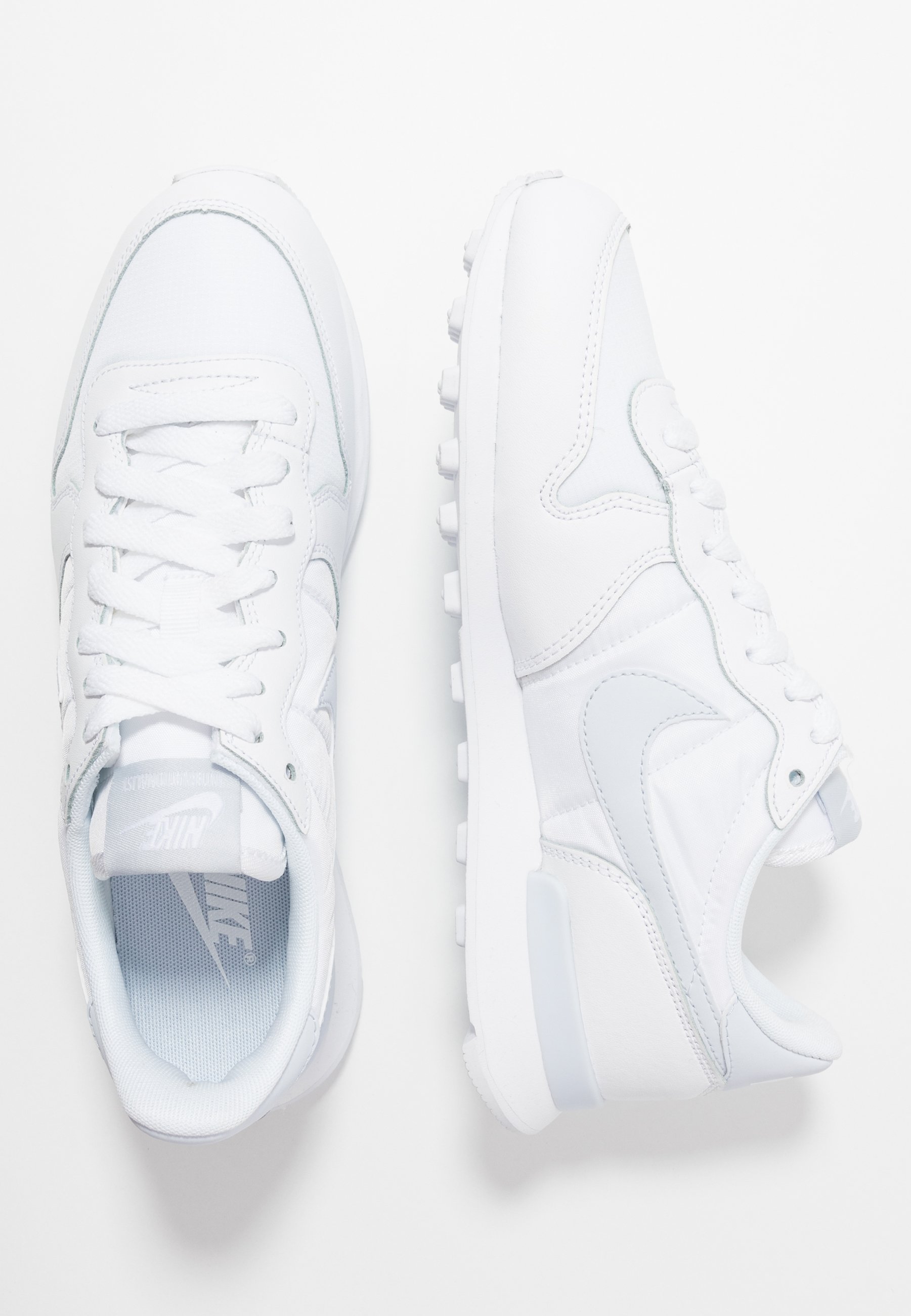 nike internationalist white grey