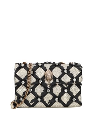 Klein avondtasje in goudkleur met kettingriem, versierd met een zwart lintrooster en grote kristallen versieringen, voorzien van een gevederde sluiting.