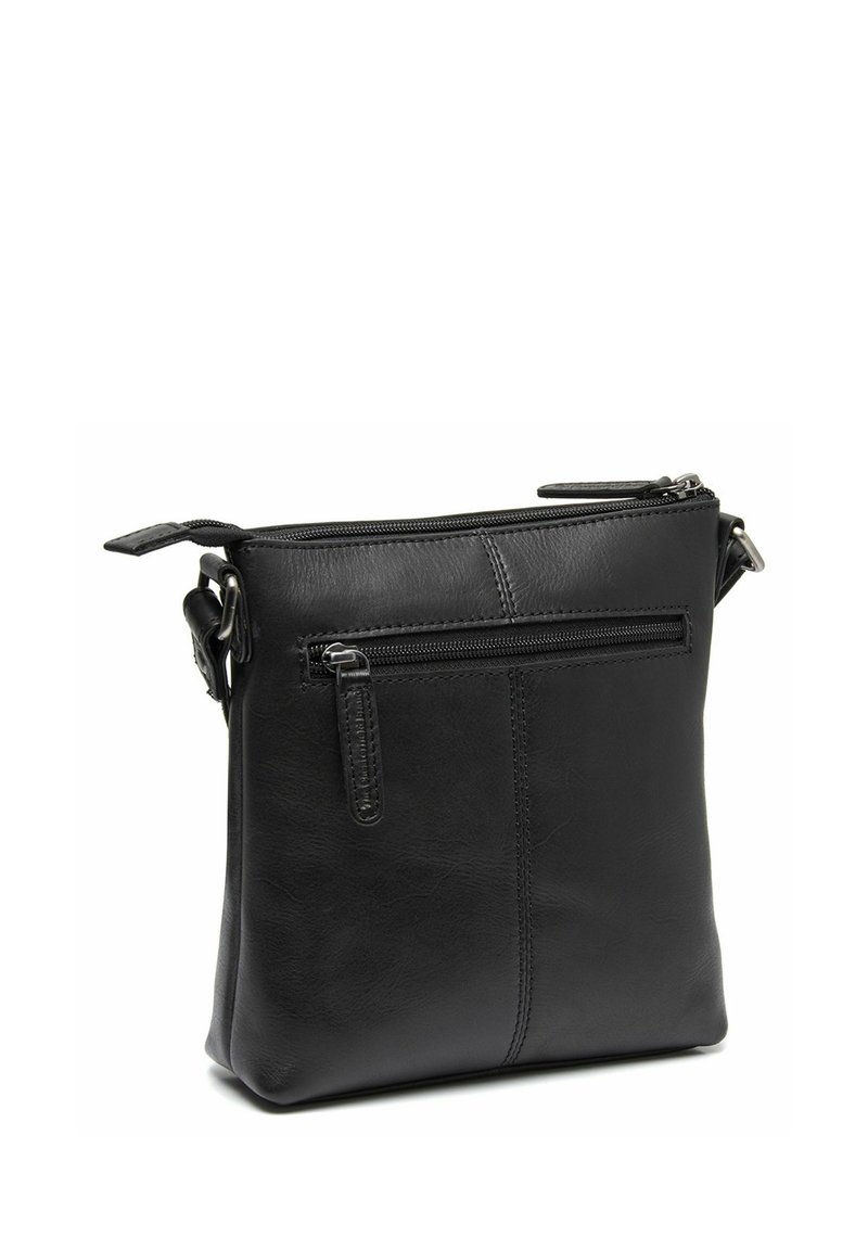 Schwarze Leder-Crossbody-Tasche mit einem Reißverschluss oben, Vordertasche und verstellbarem Schultergurt. Glatte Textur mit subtilen Nahtdetails.