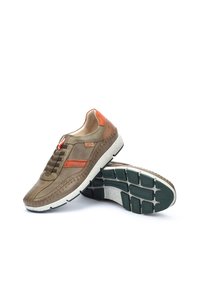 Pikolinos Sneaker low - pickle