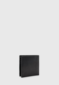 Zwarte leren portemonnee, bifold ontwerp, gladde textuur, meerdere zichtbare kaartsleuven, minimalistische stijl zonder opvallende hardware of patronen.
