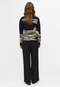 Object Sweter