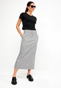 Next TAILORED CHECK COLUMN TALL - REGULAR FIT - Pencil skirt - black white
