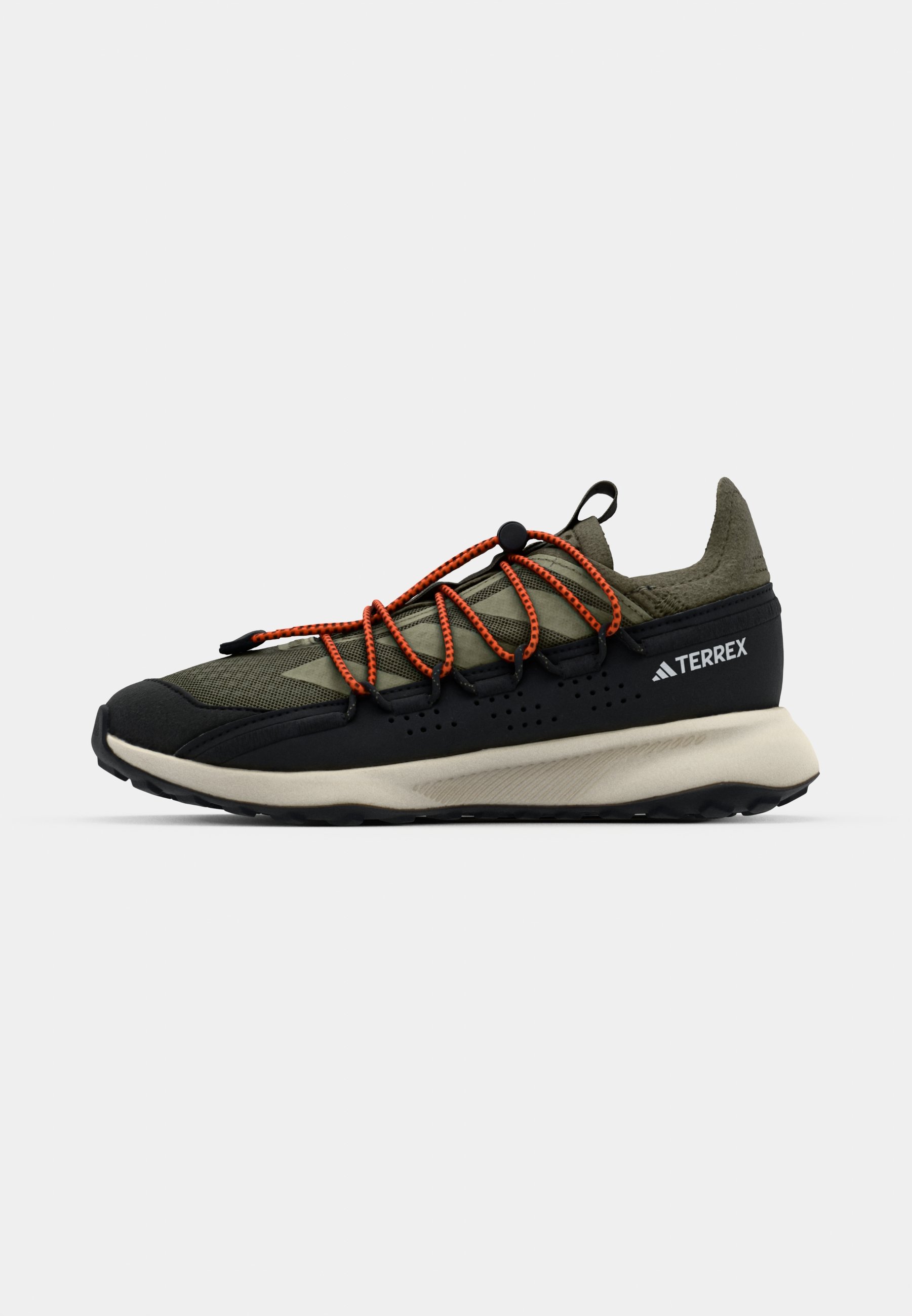 adidas Terrex VOYAGER 21 TRAVEL - Pantofi drumeție - olive strata