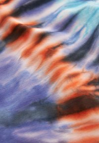 Next ANIMAL PRINT - Tamprės – kelnės - black purple tie dye