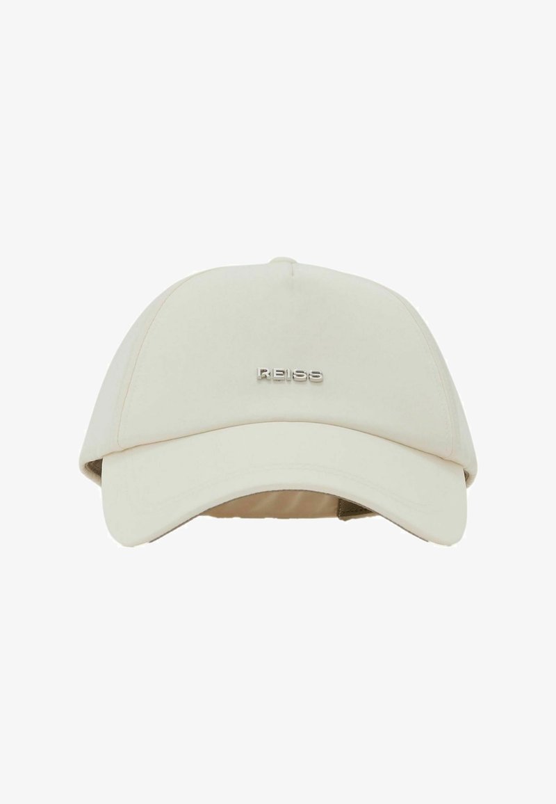 Casquette de baseball beige avec visière courbée et petit logo métallique "REISS" centré sur le panneau avant.