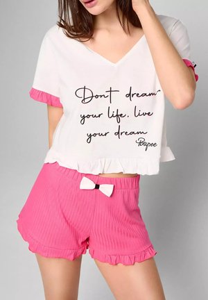 - Koszulka do spania