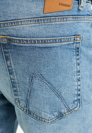 CHASIN', CHASIN' RELAXED FIT JEANS COLT VECTOR - Vaqueros rectos - light blue