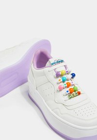 Bershka Baskets basses - white