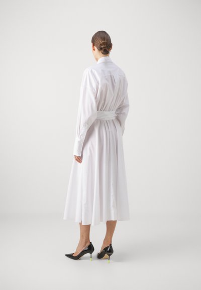 Viktor&Rolf OVERSIZED SHIRT WRAP DRESS - Tričkové šaty - white