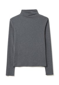 Un haut à manches longues et col roulé gris foncé avec un design simple et ajusté sur un fond blanc.