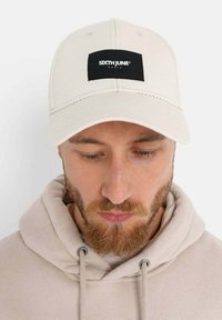 Sixth June PATCH - Keps - light beige