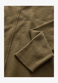 Unselected, olive khaki green